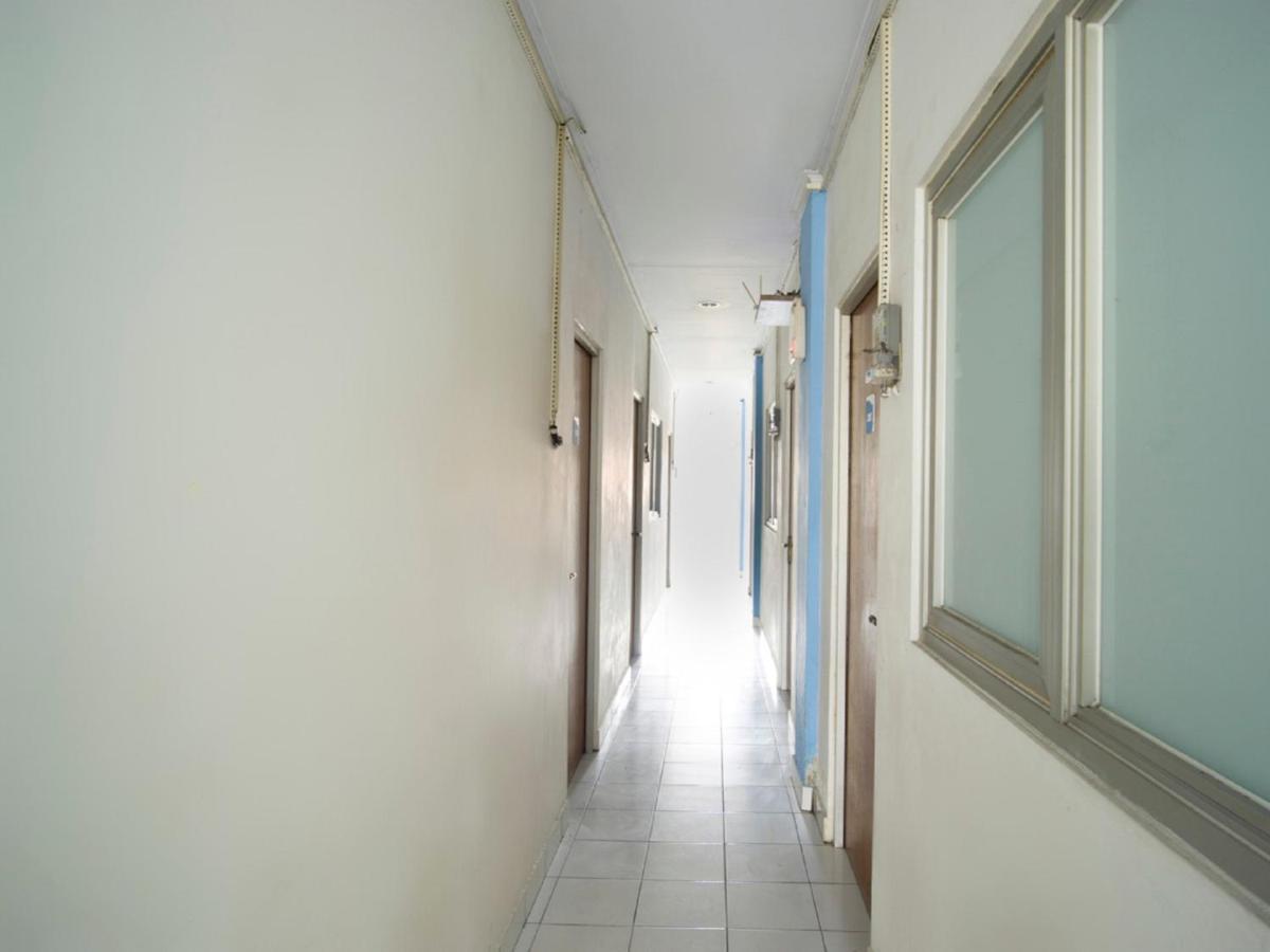Hotel Oyo 3754 Prosperity Mansion Jakarta Exterior foto